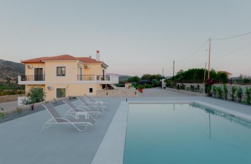 Nea Tirintha Villa | Βίλλα Πηνελόπη με πισίνα σε ιδιωτικό λόφο με θέα