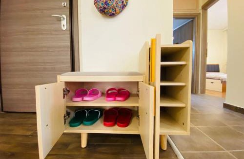 Agia Paraskevi Apartment | 地铁站旁，免费停车，安静舒适街区，精品两卧室大露台公寓，治安好