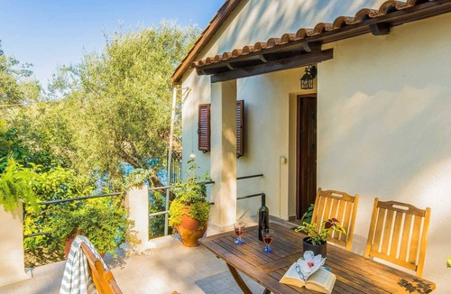 Longos Apartment | 1 bedroom studio, short walk to Laggos w/sea views