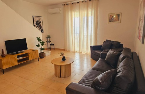 Glyfada Apartment | 100 m² Apartment ∙ 3 bedrooms ∙ 5 guests