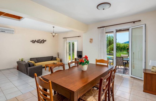 Kolymbia House | 100 m² House ∙ 3 bedrooms ∙ 6 guests