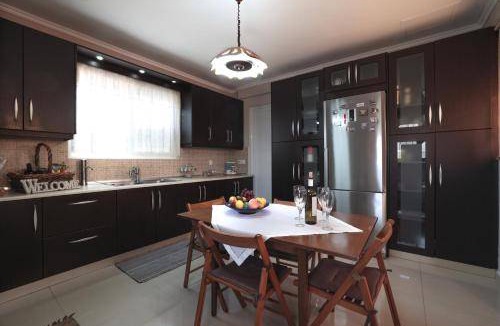 Neromilos House | 100 m² House ∙ 3 bedrooms ∙ 6 guests