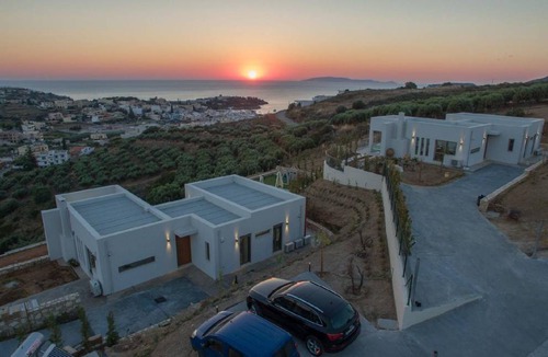 Agia Pelagia House | 110 m² House ∙ 3 bedrooms ∙ 6 guests