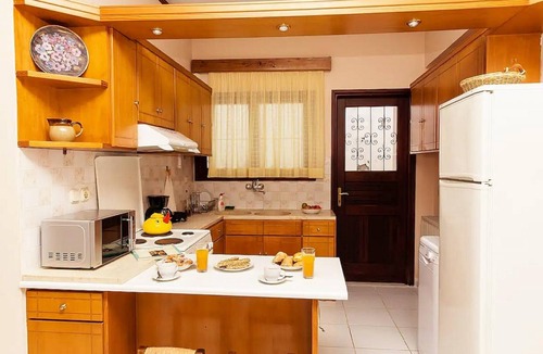 Roussospiti House | 110 m² House ∙ 3 bedrooms ∙ 12 guests