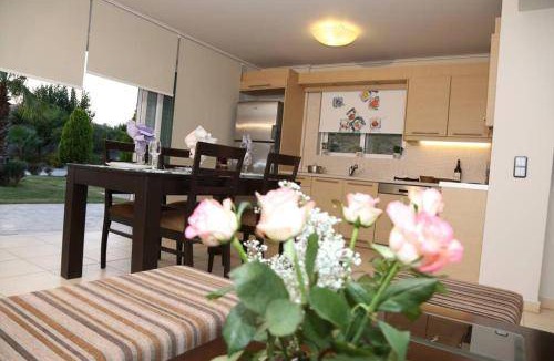 Saronikos Villa | 110 m² Villa ∙ 2 bedrooms ∙ 5 guests