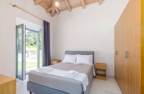 Kato Korakiana Villa | 115 m² Villa ∙ 2 bedrooms ∙ 5 guests