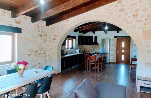 Pemonia Villa | 119 m² Villa ∙ 3 bedrooms ∙ 6 guests