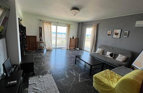 Alimos Apartment | 120 m² Apartment ∙ 3 bedrooms ∙ 10 guests