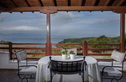 Aristotelis House | 120 m² House ∙ 3 bedrooms ∙ 8 guests