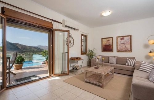 Kavallos House | 120 m² House ∙ 2 bedrooms ∙ 6 guests