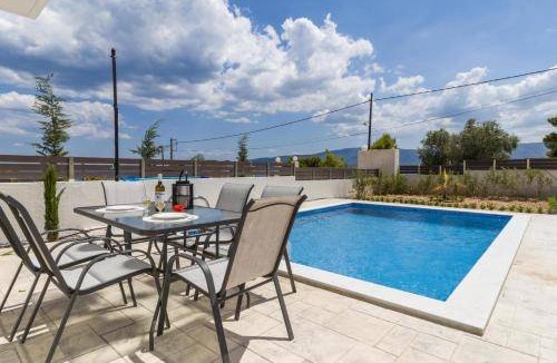 Isthmia Villa | 120 m² Villa ∙ 2 bedrooms ∙ 4 guests