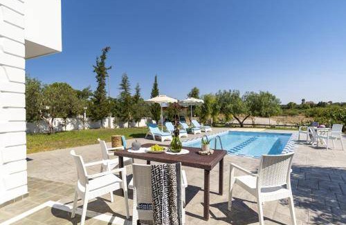 Kolymbia Villa | 120 m² Villa ∙ 3 bedrooms ∙ 8 guests