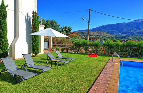 Vryses Villa | 120 m² Villa ∙ 3 bedrooms ∙ 6 guests