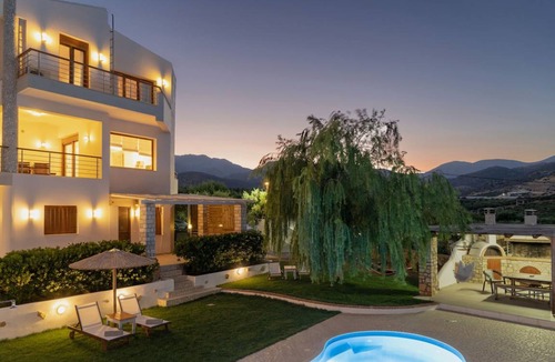 Makry Gialos Villa | 120 m² Villa ∙ 4 bedrooms ∙ 8 guests