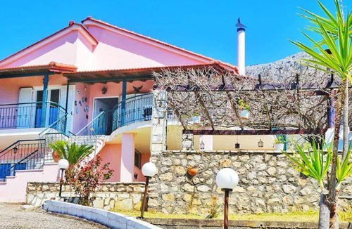 Paleros Villa | 121 m² Villa ∙ 2 bedrooms ∙ 6 guests