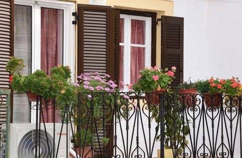 Chlomos House | 130 m² House ∙ 2 bedrooms ∙ 4 guests