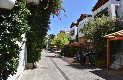 Marousi House | 130 m² House ∙ 3 bedrooms ∙ 8 guests