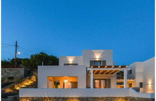 Agios Romanos Resort | 130 m² Resort ∙ 3 bedrooms ∙ 7 guests