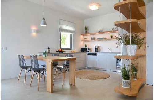 Agios Romanos Resort | 130 m² Resort ∙ 3 bedrooms ∙ 7 guests