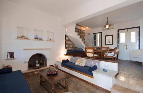 Kamari Apartment | 135 m² Serviced apartment ∙ 2 bedrooms ∙ 7 guests