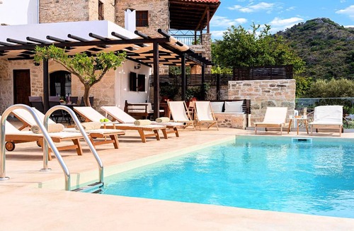 Argyroupoli House | 140 m² House ∙ 2 bedrooms ∙ 8 guests