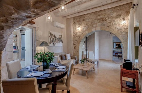 Kastellos House | 140 m² House ∙ 3 bedrooms ∙ 8 guests