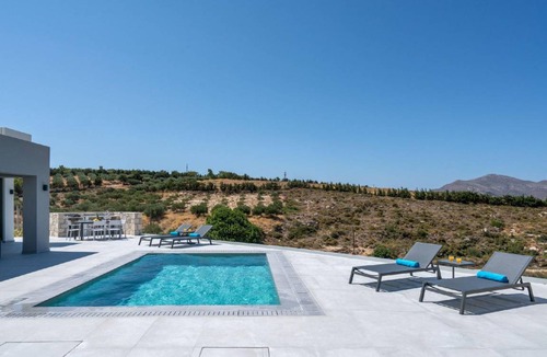 Zerviana House | 140 m² House ∙ 3 bedrooms ∙ 6 guests