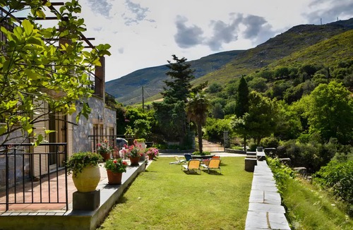 Andros House | 140 m² House ∙ 3 bedrooms ∙ 6 guests