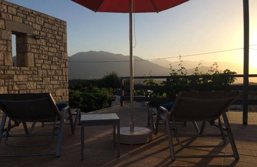 Filaki House | 140 m² House ∙ 3 bedrooms ∙ 6 guests