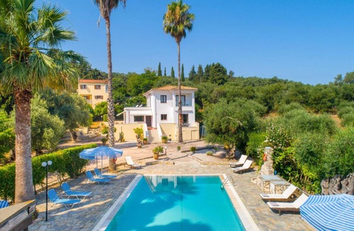 Agios Spyridon Corfu Villa | 140 m² Villa ∙ 3 bedrooms ∙ 8 guests