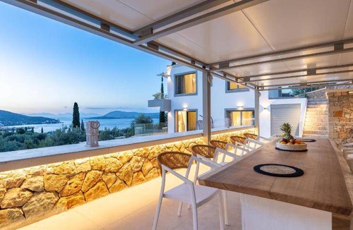 Nikiana Villa | 140 m² Villa ∙ 4 bedrooms ∙ 7 guests