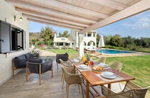 Velonades Villa | 142 m² Villa ∙ 5 bedrooms ∙ 14 guests