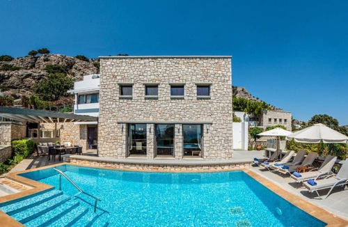 Pefkos House | 144 m² House ∙ 4 bedrooms ∙ 8 guests