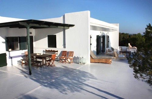 Limni Vouliagmenis Villa | 145 m² Villa ∙ 4 bedrooms ∙ 10 guests