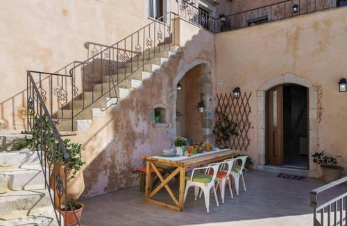 Armenoi House | 150 m² House ∙ 3 bedrooms ∙ 7 guests
