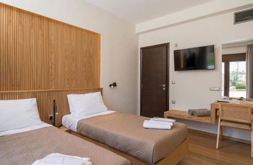 Galatas Villa | 150 m² Villa ∙ 4 bedrooms ∙ 7 guests