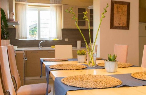Nea Tirintha Apartment | 160 m² Apartment ∙ 3 bedrooms ∙ 8 guests