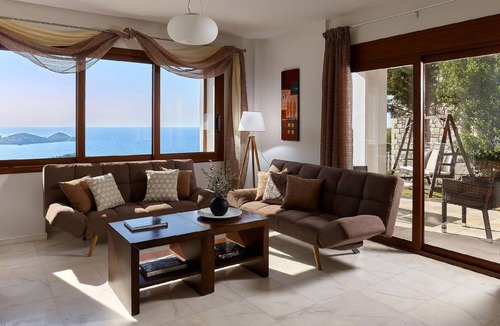 Drosia House | 160 m² House ∙ 3 bedrooms ∙ 8 guests
