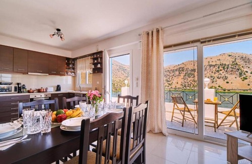 Kavallos Villa | 160 m² Villa ∙ 4 bedrooms ∙ 16 guests