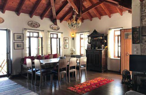 Kallirakhi Apartment | 170 m² Serviced apartment ∙ 4 bedrooms ∙ 10 guests