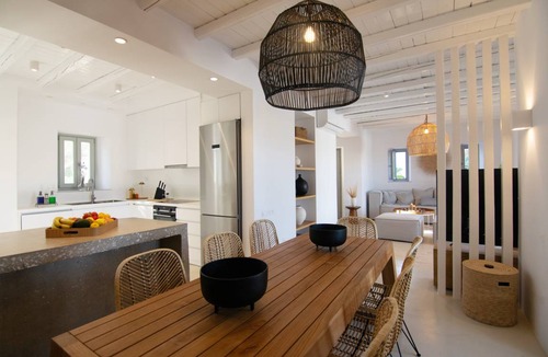 Antiparos Villa | 171 m² Villa ∙ 4 bedrooms ∙ 8 guests