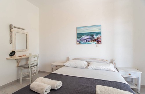 Paros House | 18 m² House ∙ 1 bedroom ∙ 2 guests