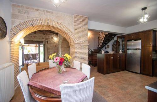 Gaitanion House | 180 m² House ∙ 4 bedrooms ∙ 8 guests