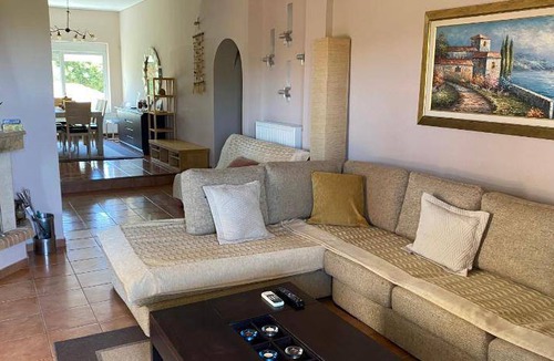 Palaia Fokaia Villa | 180 m² Villa ∙ 4 bedrooms ∙ 8 guests