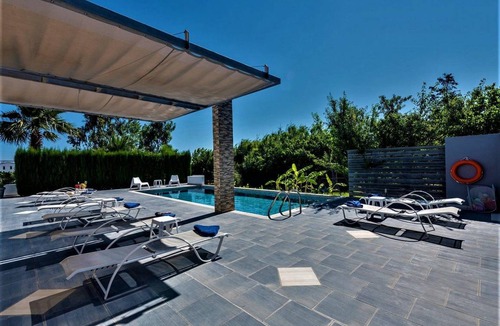 Zipari House | 190 m² House ∙ 4 bedrooms ∙ 10 guests