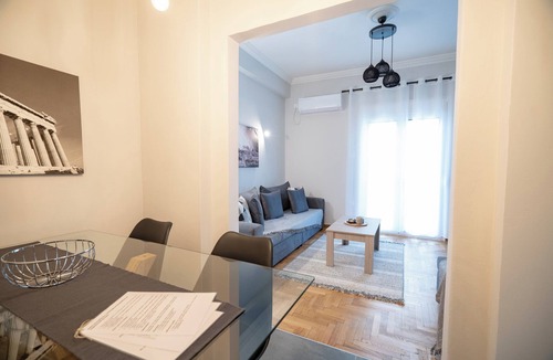 Omonia Apartment | 2-bedroom apartment in amazing Athina with AC