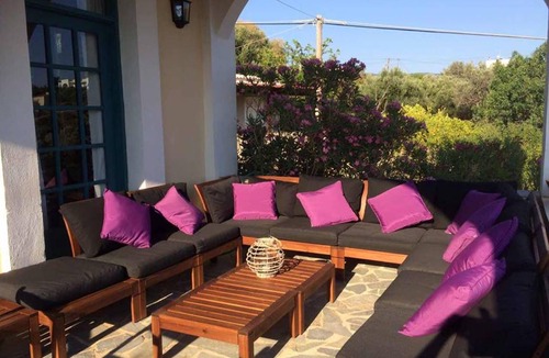 Limnos House | 200 m² House ∙ 5 bedrooms ∙ 13 guests