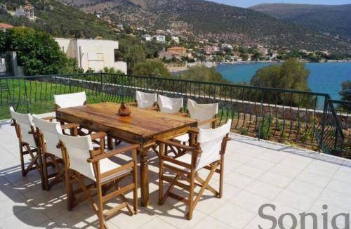 Kymi-Aliveri Resort | 200 m² Resort ∙ 7 bedrooms ∙ 17 guests
