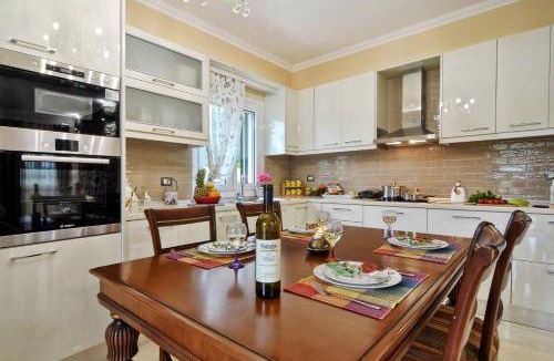 Pelekas Villa | 200 m² Villa ∙ 2 bedrooms ∙ 6 guests