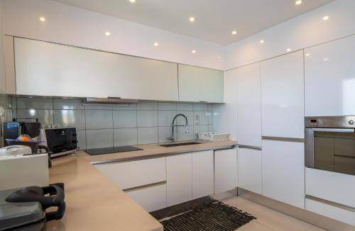 Lavreotiki Villa | 200 m² Villa ∙ 4 bedrooms ∙ 11 guests